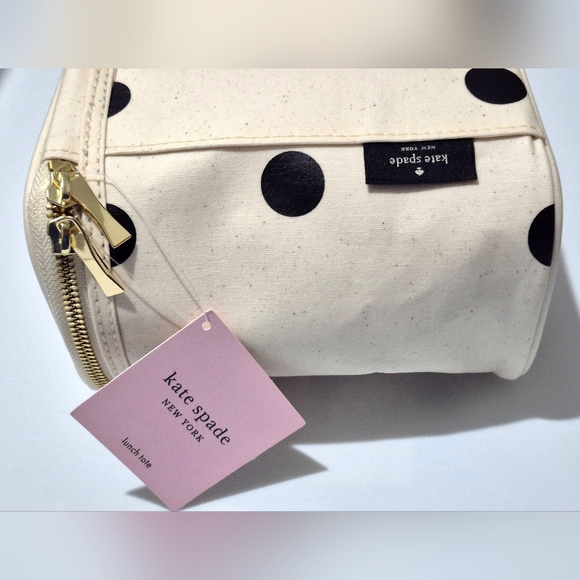 Kate Spade New York Insulated Soft Cooler Lunch Tote with Double Zipper Close. - Picture 7 of 14